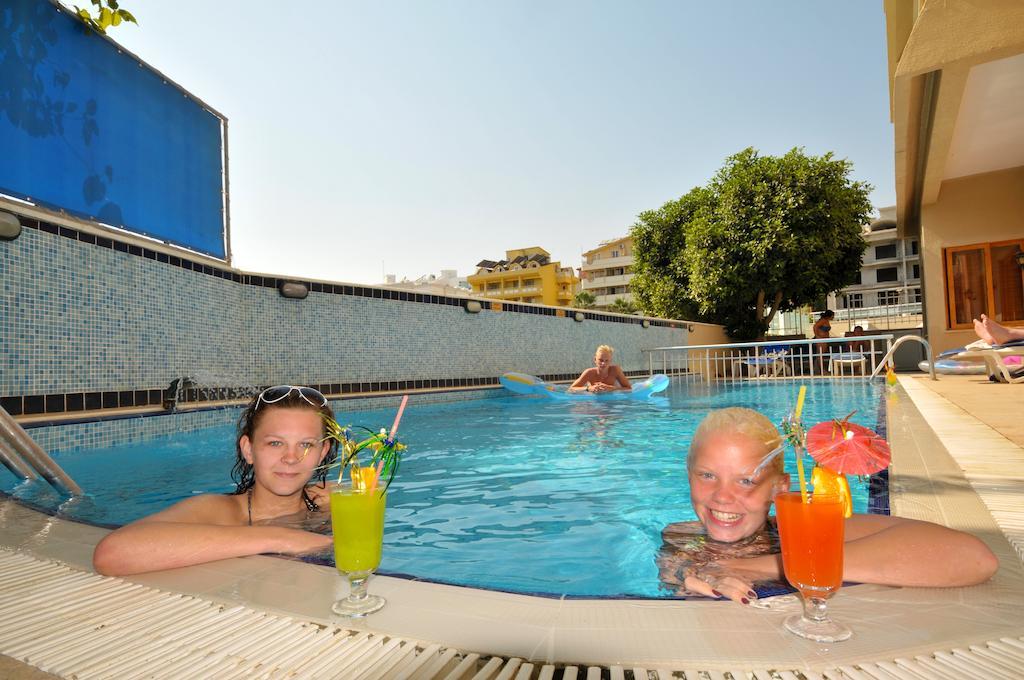 Maris Beach Hotel มาร์มาริส ภายนอก รูปภาพ