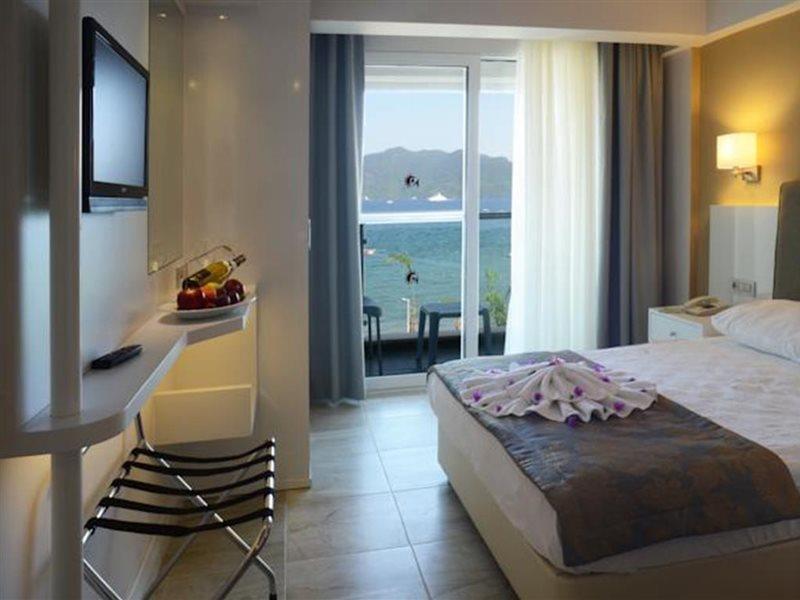 Maris Beach Hotel มาร์มาริส ภายนอก รูปภาพ